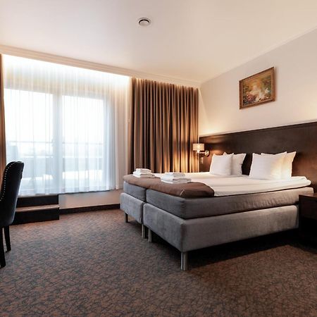 Adoryal Hotell Tallinn Exteriör bild